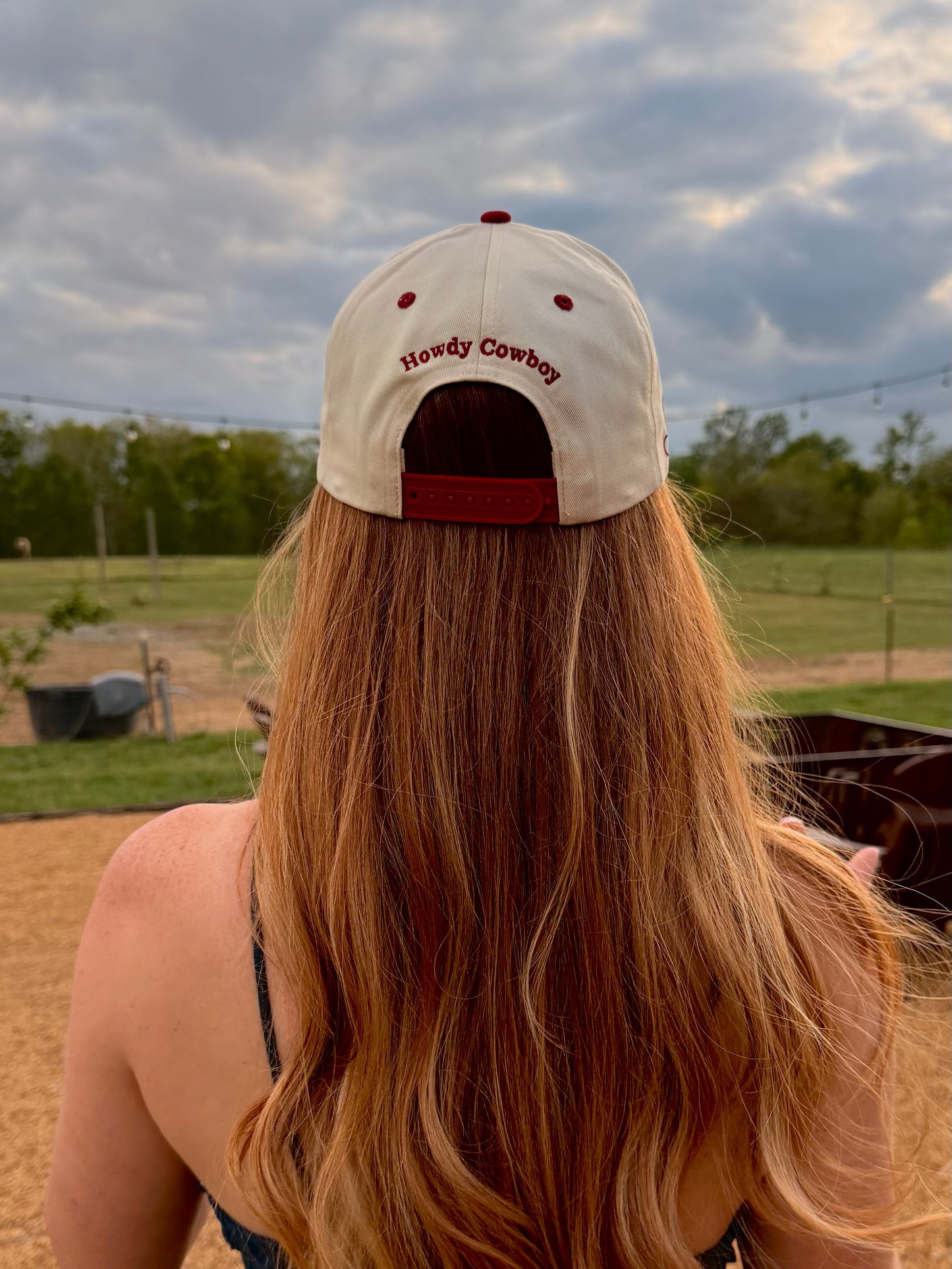 Easily distracted trucker hat
