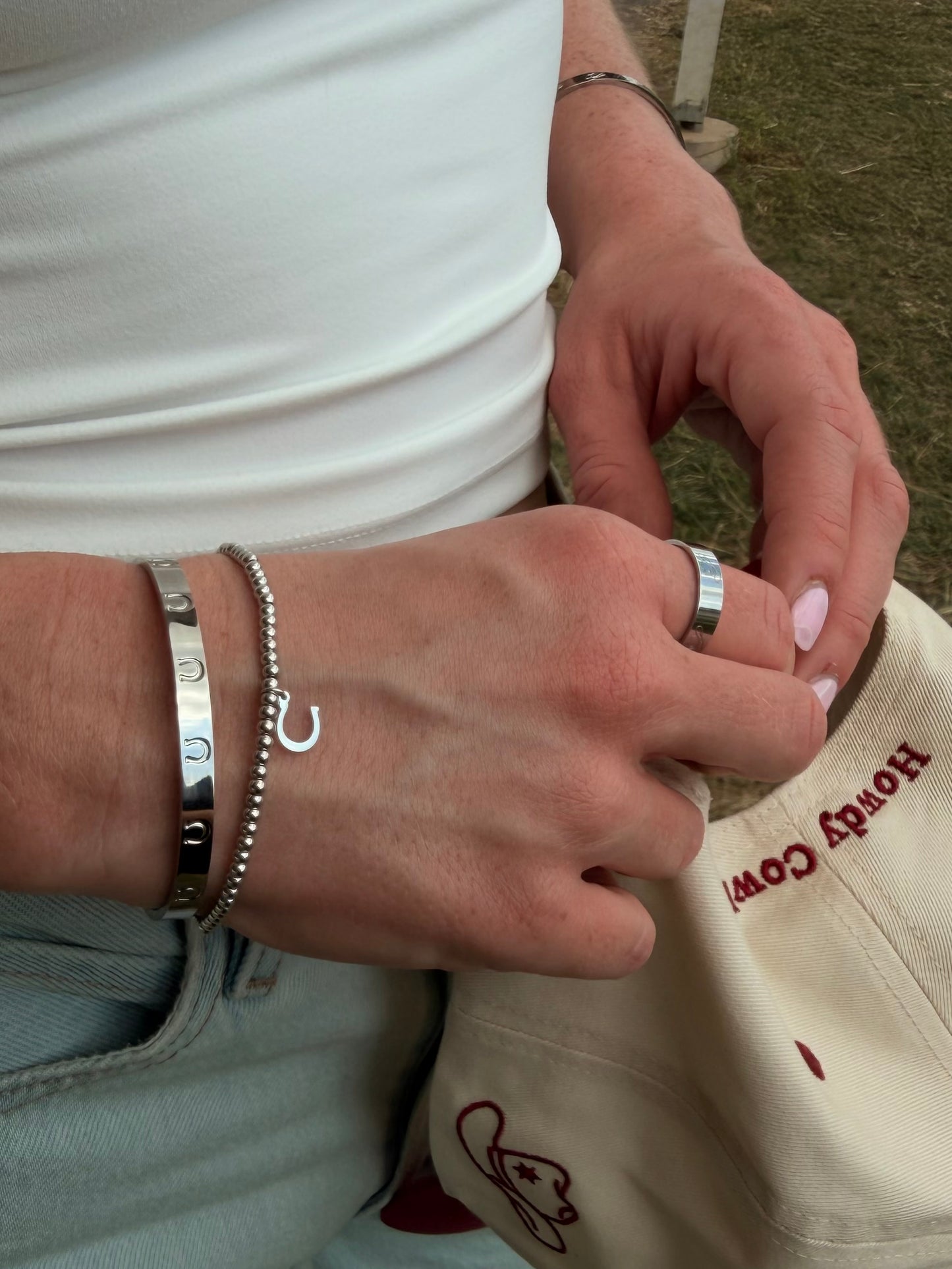 Beaded horseshoe bracelet