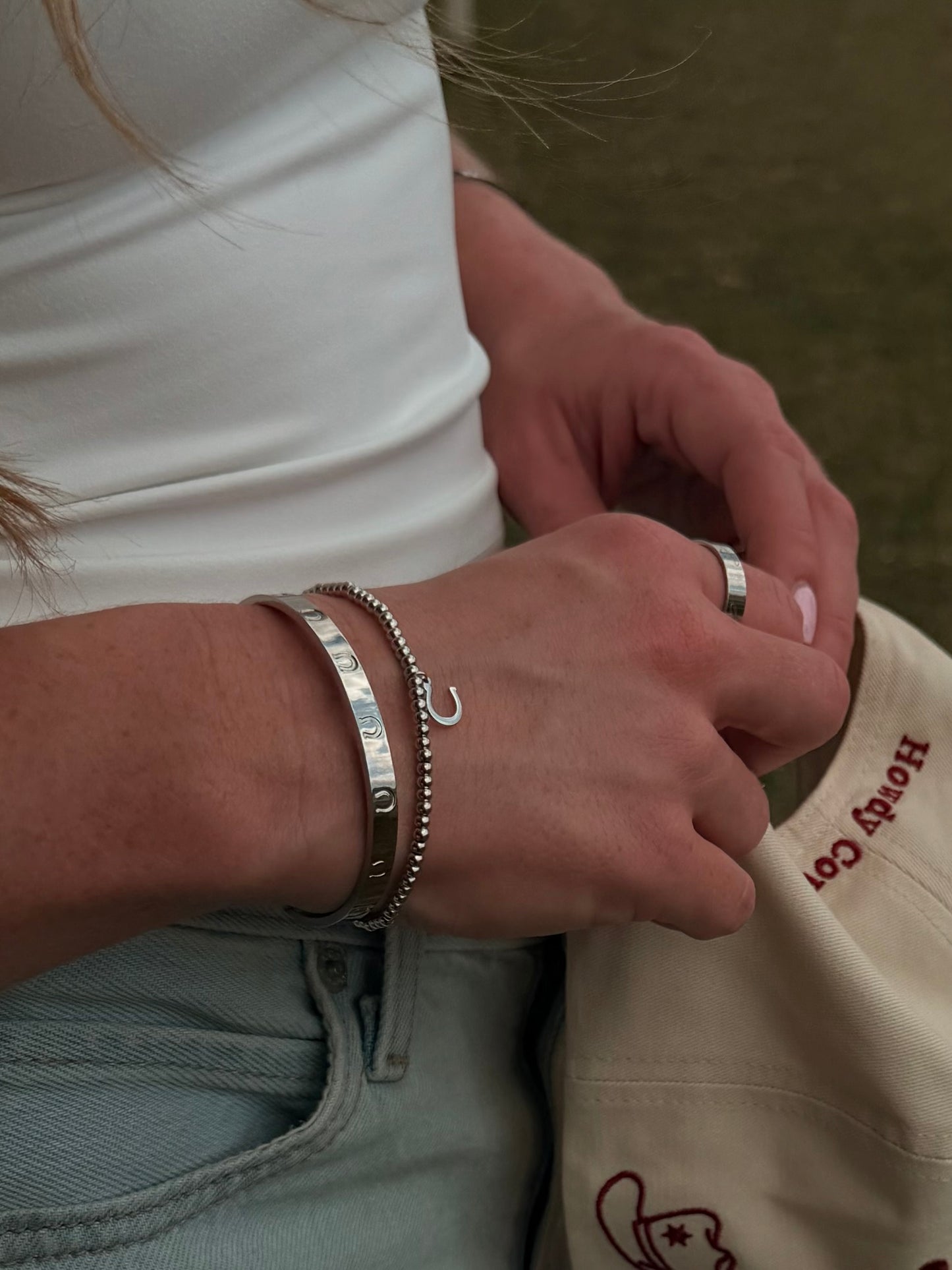 Beaded horseshoe bracelet